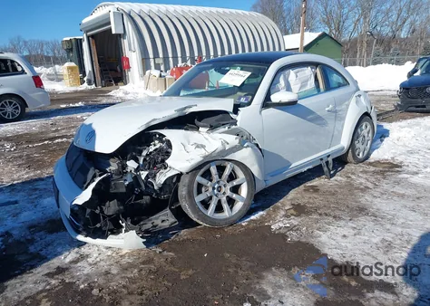 2019 Volkswagen Beetle 2.0T Se z USA, uszkodzony, nr VIN 3VWJD7AT1KM711990